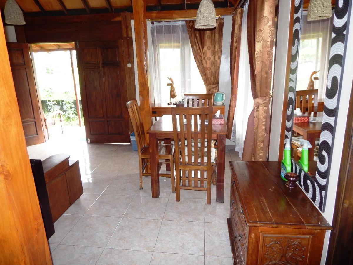 Alamanda Family Villas, Pool & Local Tours Джокякарта Екстериор снимка