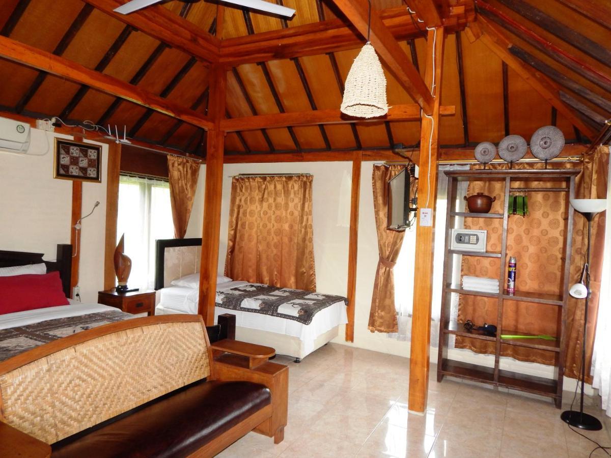 Alamanda Family Villas, Pool & Local Tours Джокякарта Екстериор снимка