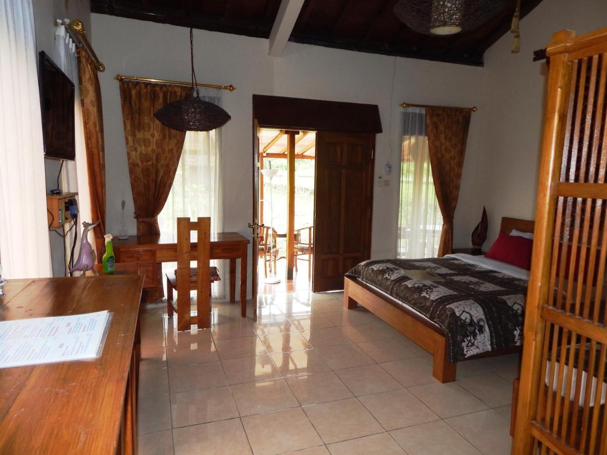 Alamanda Family Villas, Pool & Local Tours Джокякарта Екстериор снимка