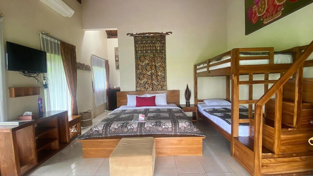 Alamanda Family Villas, Pool & Local Tours Джокякарта Екстериор снимка