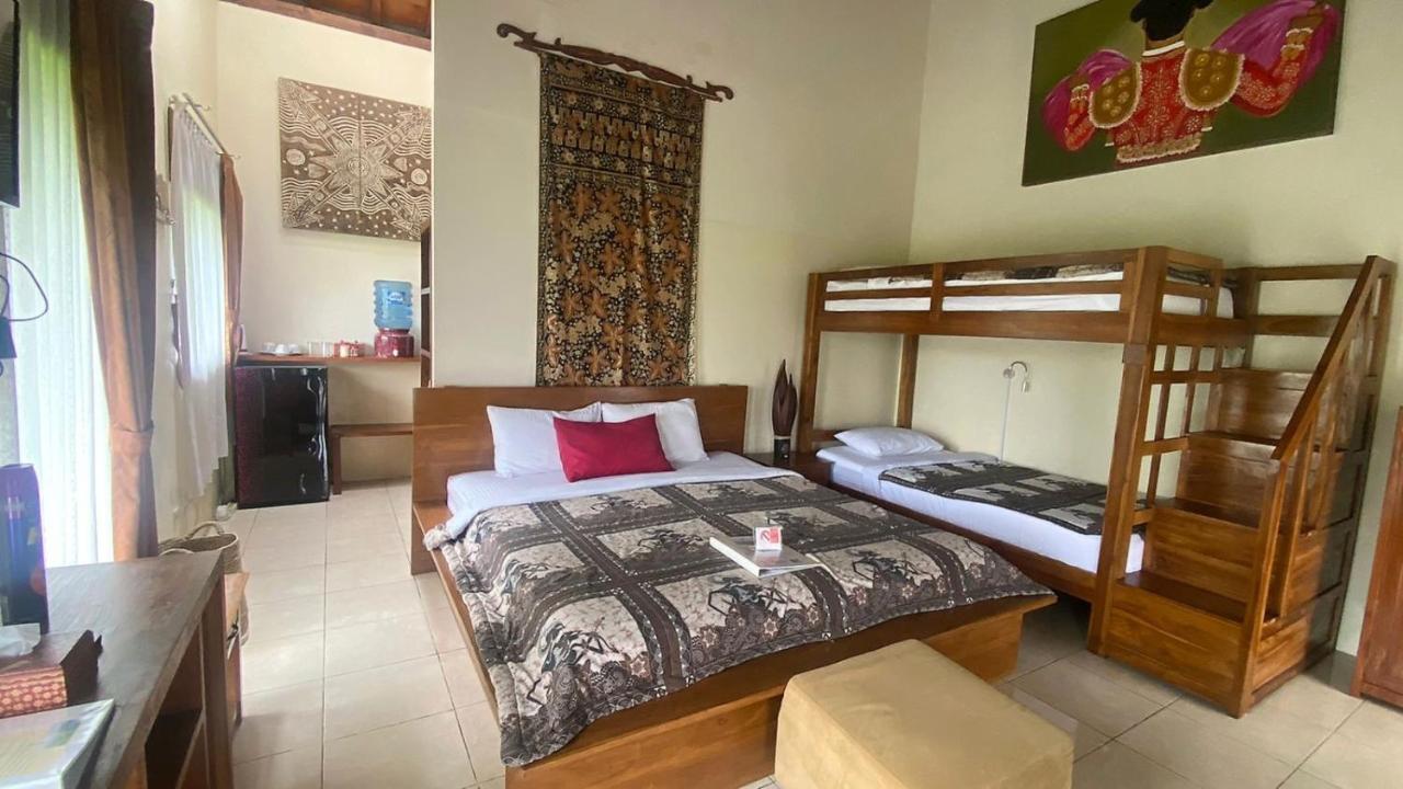 Alamanda Family Villas, Pool & Local Tours Джокякарта Екстериор снимка