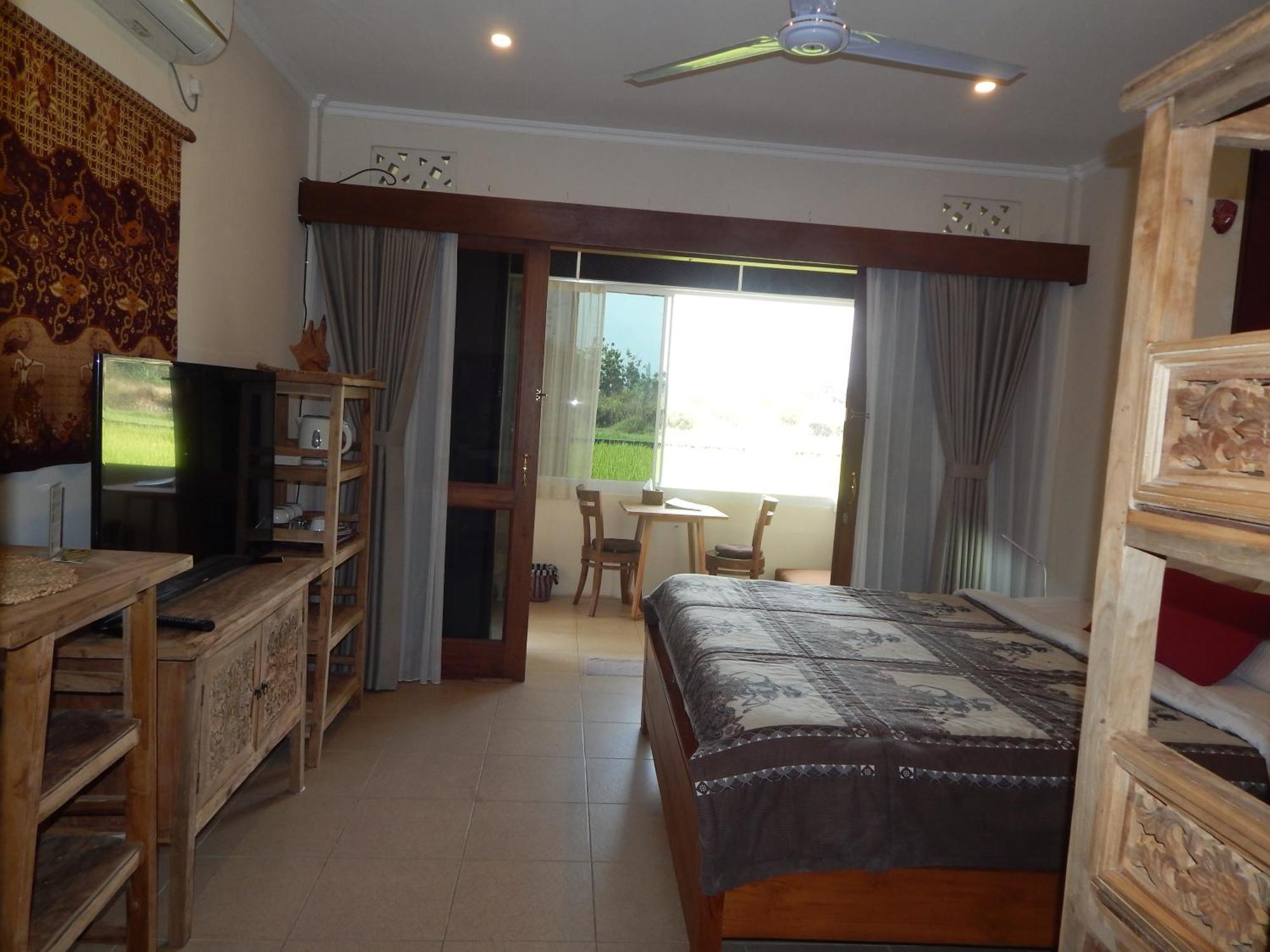 Alamanda Family Villas, Pool & Local Tours Джокякарта Екстериор снимка