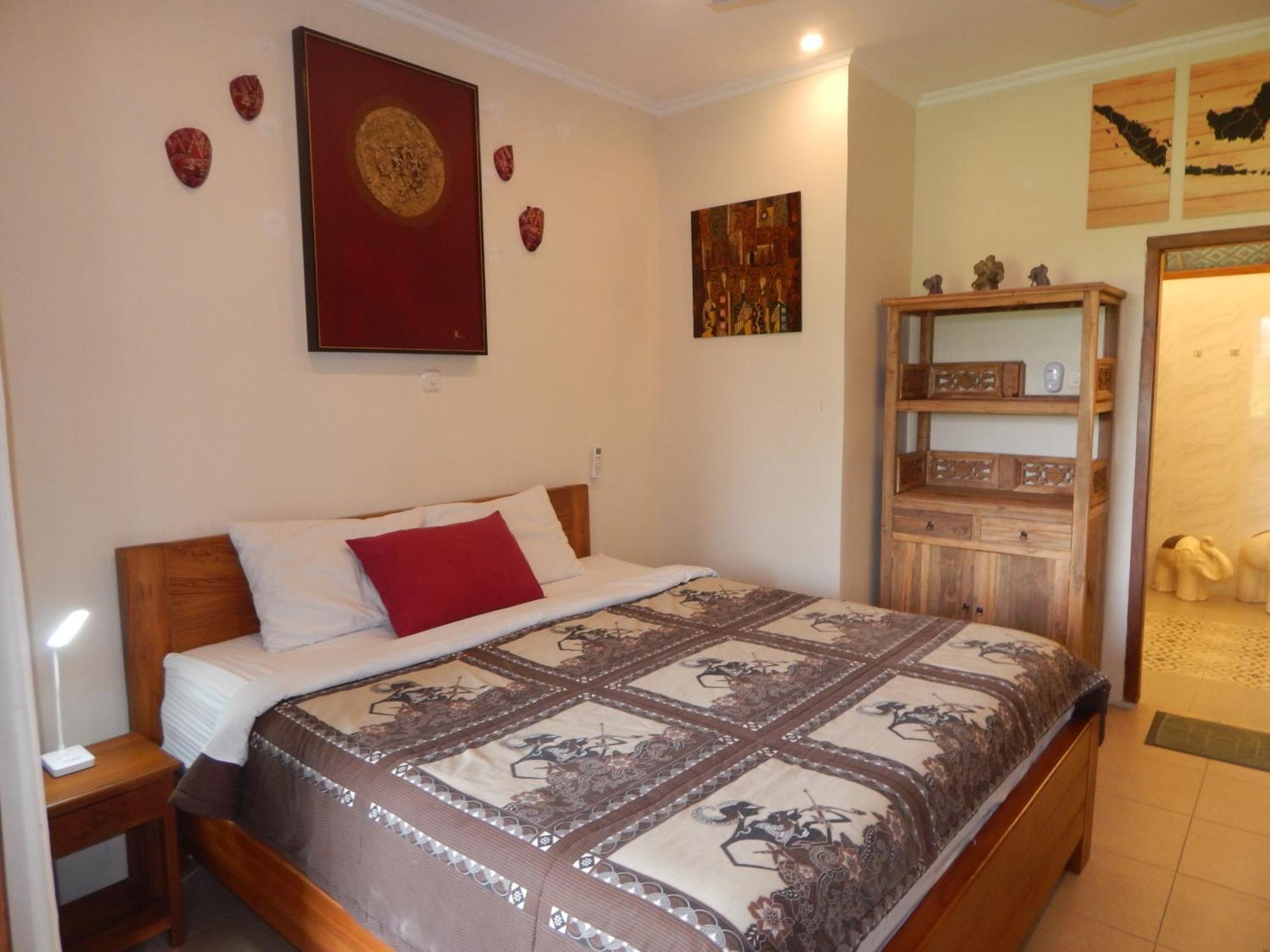 Alamanda Family Villas, Pool & Local Tours Джокякарта Екстериор снимка