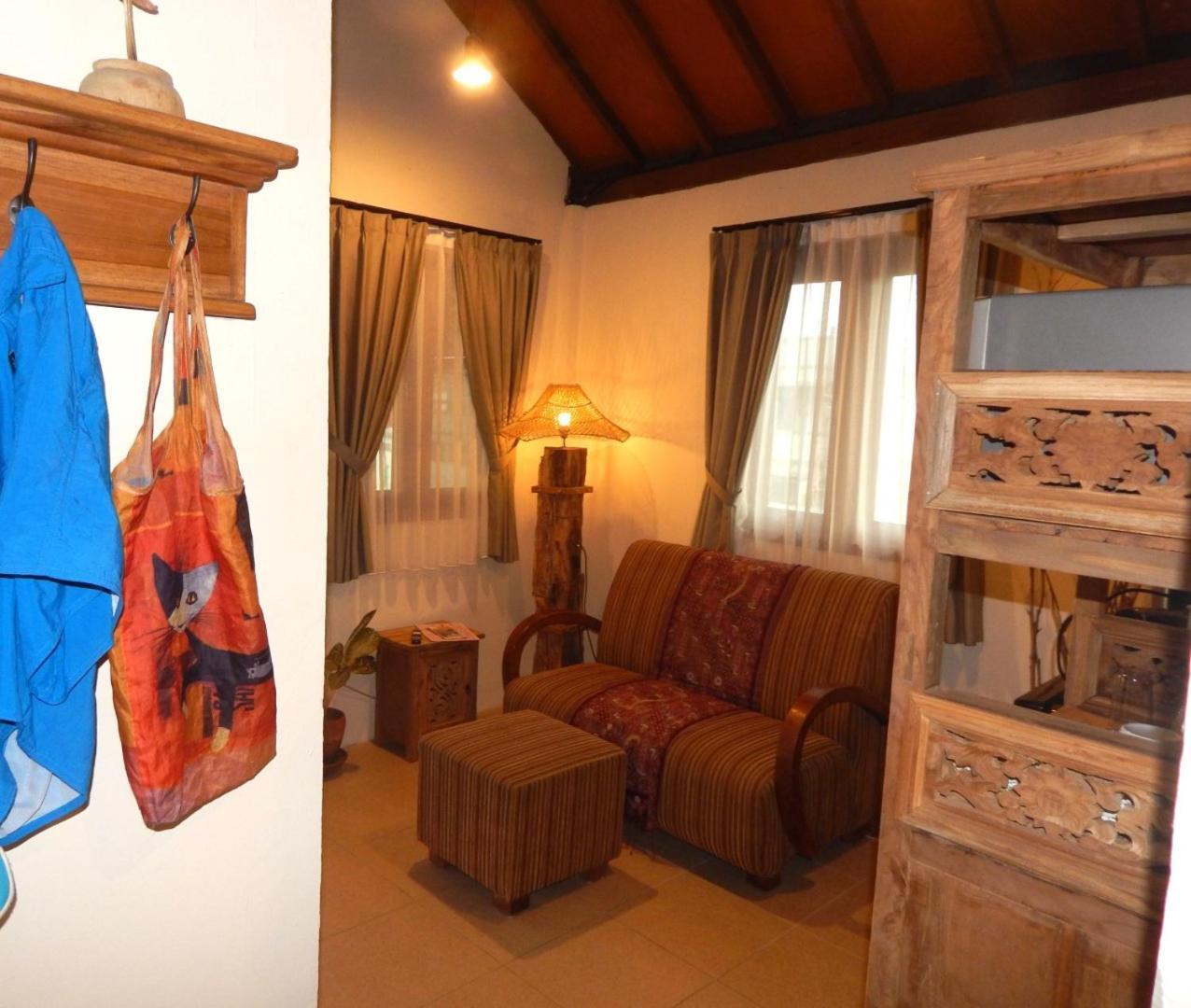 Alamanda Family Villas, Pool & Local Tours Джокякарта Екстериор снимка