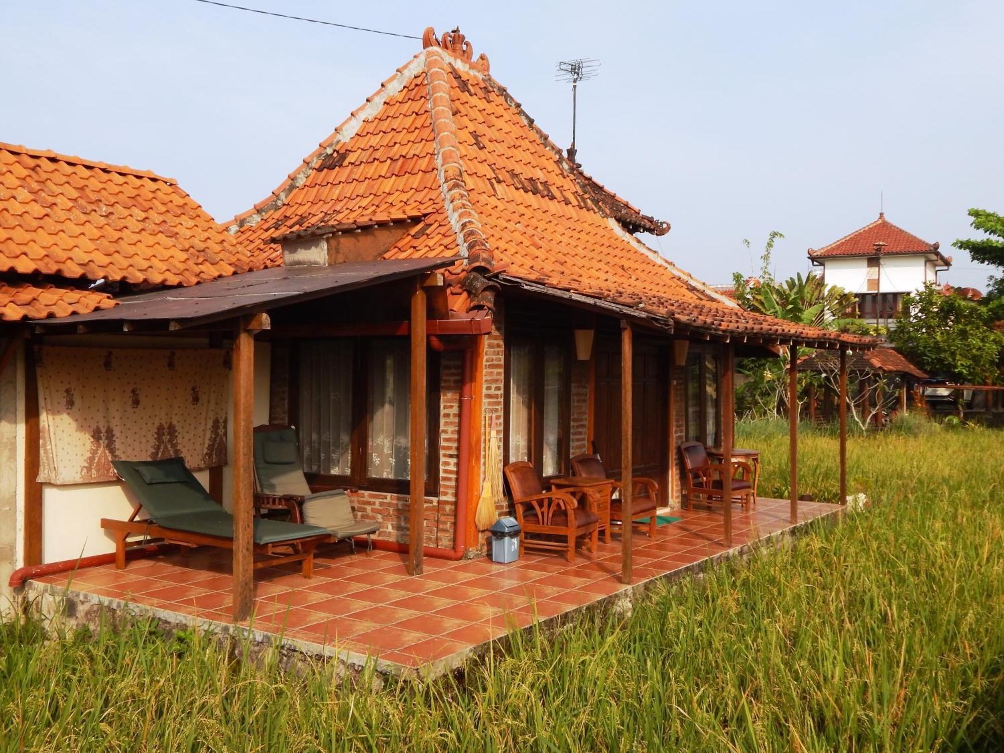 Alamanda Family Villas, Pool & Local Tours Джокякарта Екстериор снимка