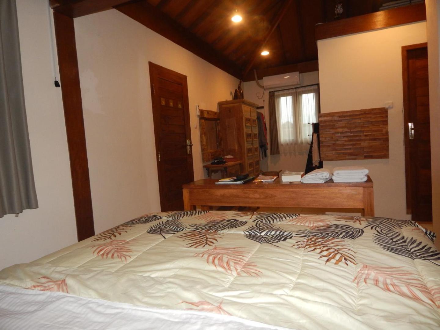 Alamanda Family Villas, Pool & Local Tours Джокякарта Екстериор снимка