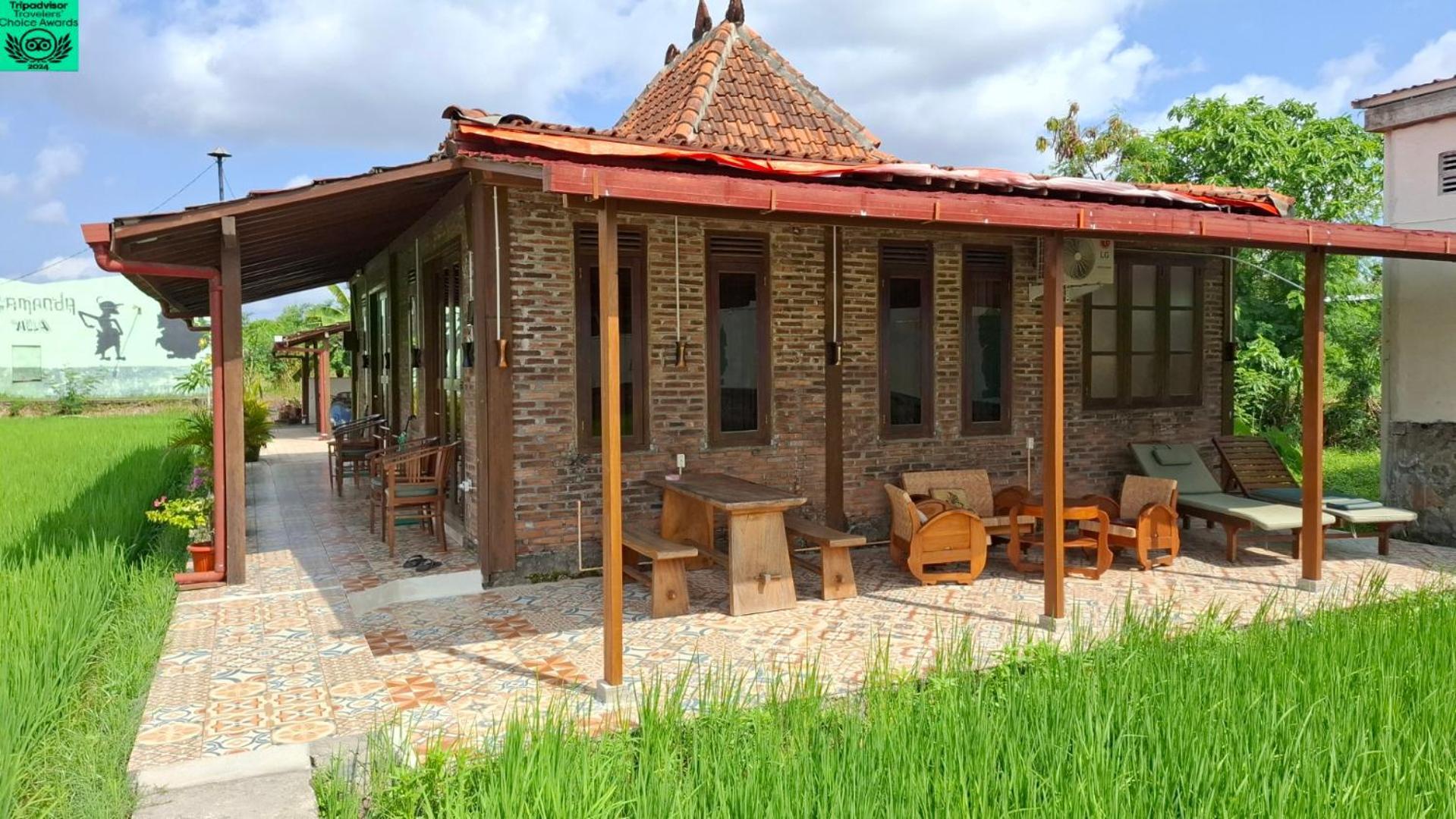 Alamanda Family Villas, Pool & Local Tours Джокякарта Екстериор снимка